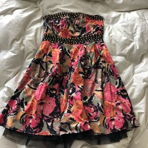 Angie party dress size med NWOT